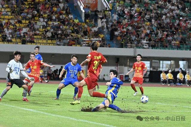 粤超中山队3-1逆转江门队，陈俊杰梅开二度