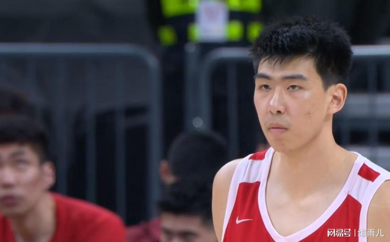 中国男篮65-60胜荷兰队，杨瀚森首秀7分8篮板