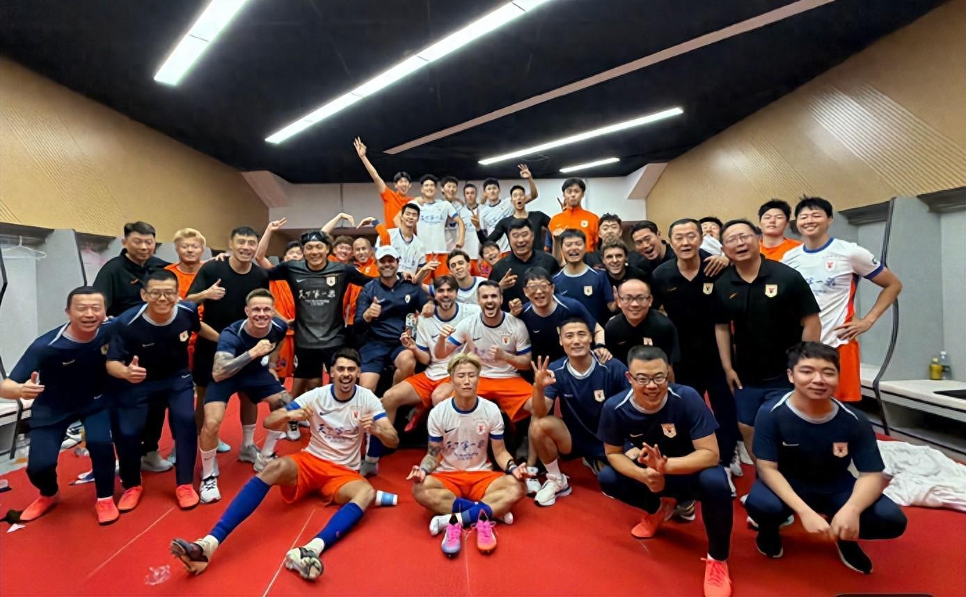 山东泰山客场5-1辽宁铁人，瓦科泽卡双双梅开二度