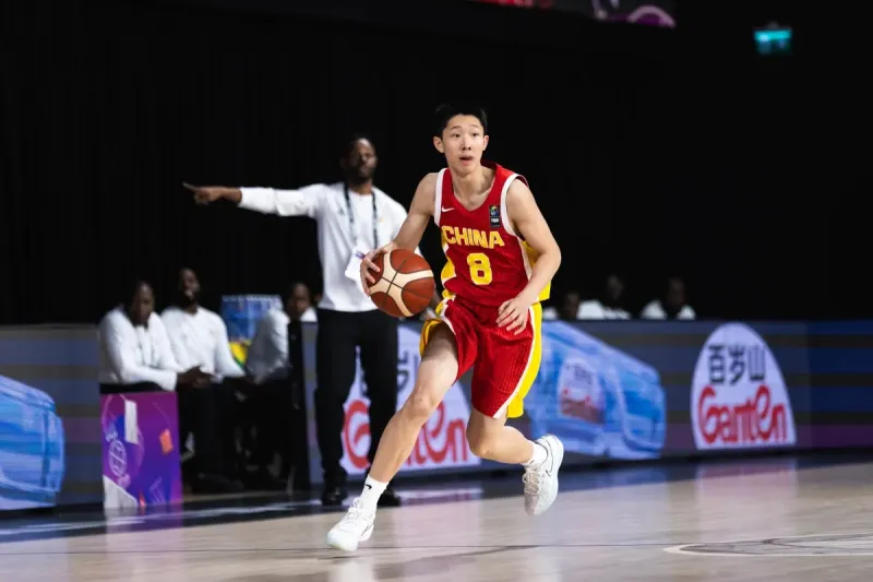 U17男篮世界杯中国男篮42-37领先加拿大，张宇辰18分