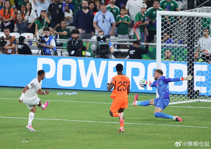 布努世界杯点球大战两扑西班牙，摩洛哥3-0晋级