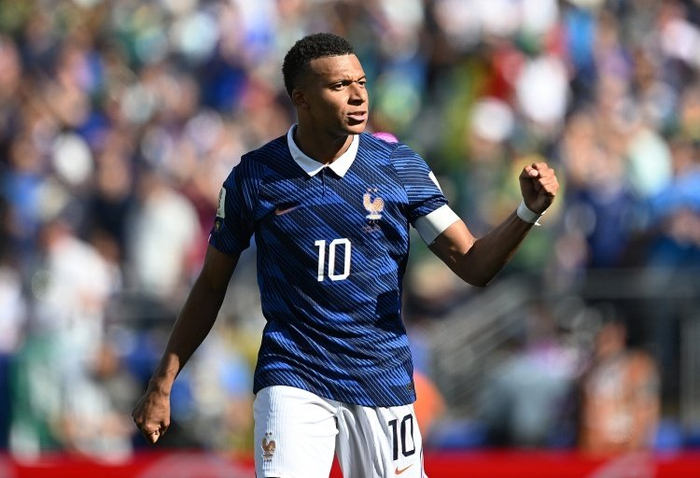 世界杯淘汰赛法国1-0瑞典，姆巴佩破门