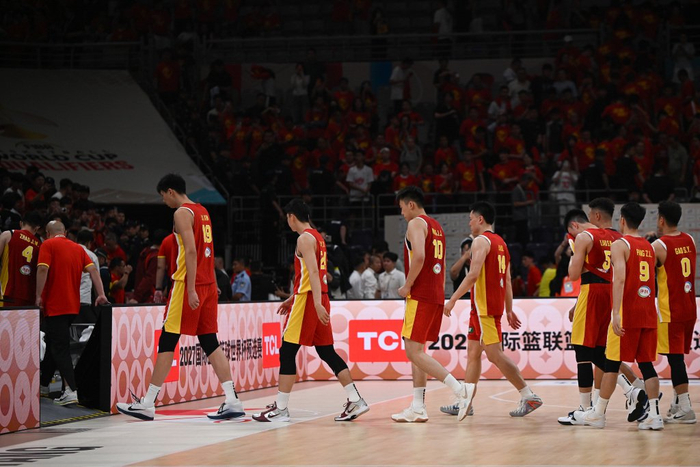 中国男篮沈阳主场负日本19分，郭士强揽责