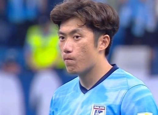 大连英博3-2武汉三镇，张华晨迎中超百场里程碑