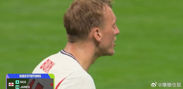 英格兰对阵阿根廷，奥赖利和丹·伯恩上场，场上有7个后卫