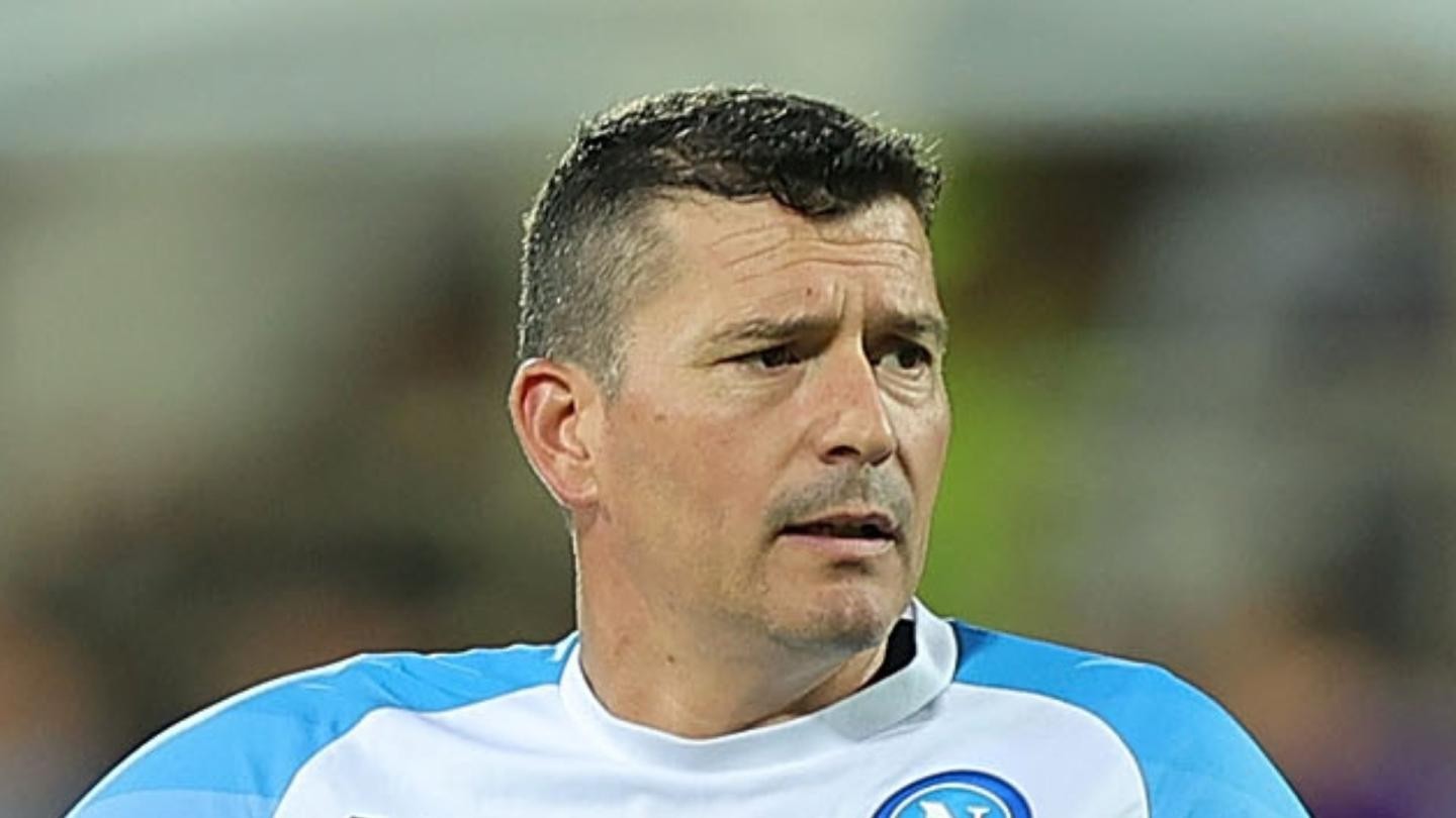 利物浦官方：亚历杭德罗-罗萨伦加盟，出任一线队门将教练
