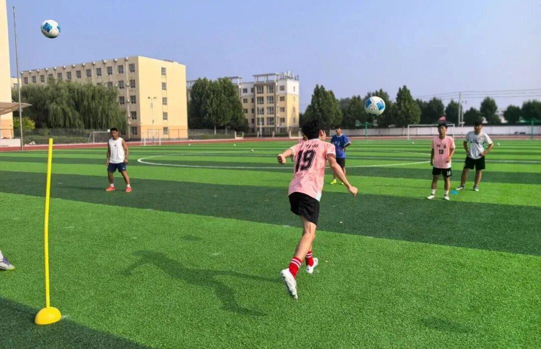 邱县“食代先锋队”备战2026年邯郸U18青少年足球挑战赛