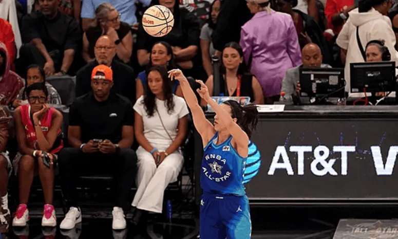 WNBA全明星赛：韦瑟斯庞队129-122战胜库珀队，克拉克17分