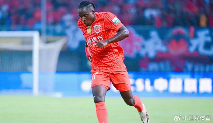 上海海港2-0击败上海申花，终结德比两连败