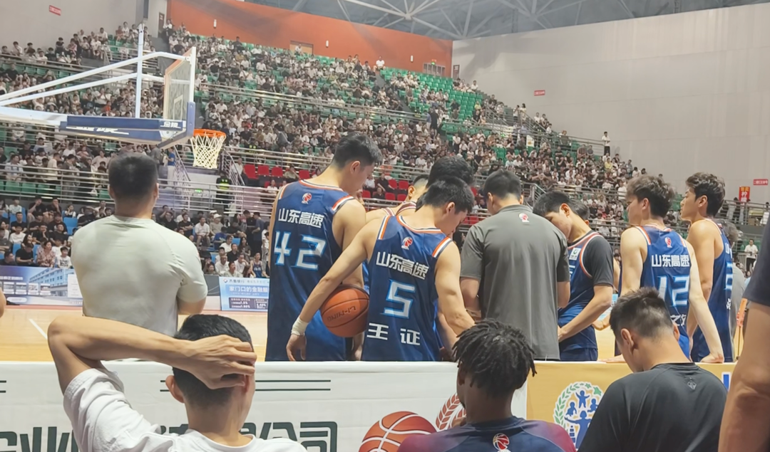 山东男篮87:83胜南京同曦，夏训首场热身赛告捷