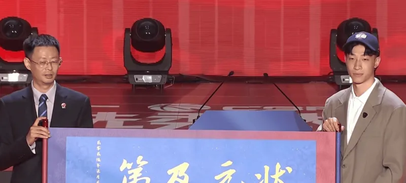 宋昕澔：CBA对抗非常强，我很享受，希望获得最佳新秀