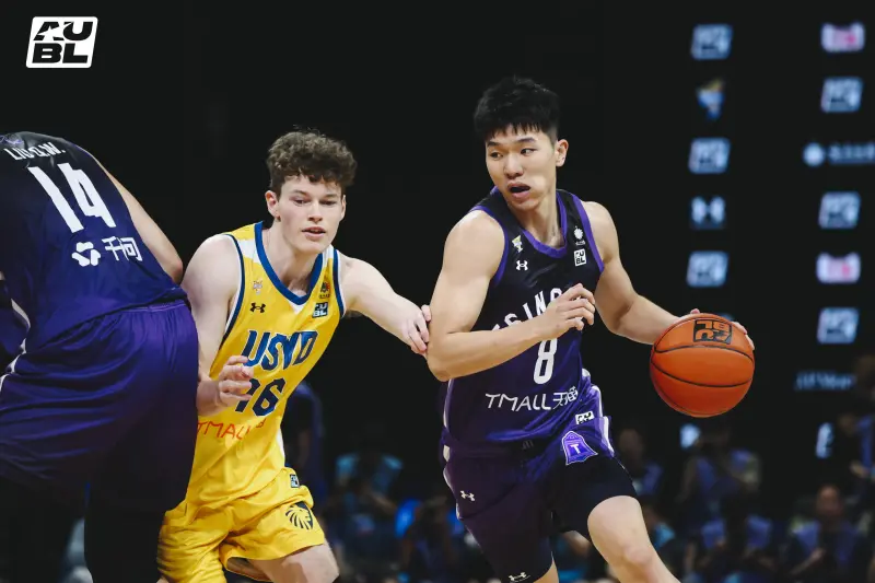 AUBL小组赛清华大学87-65战胜悉尼大学，石奎13分6助攻