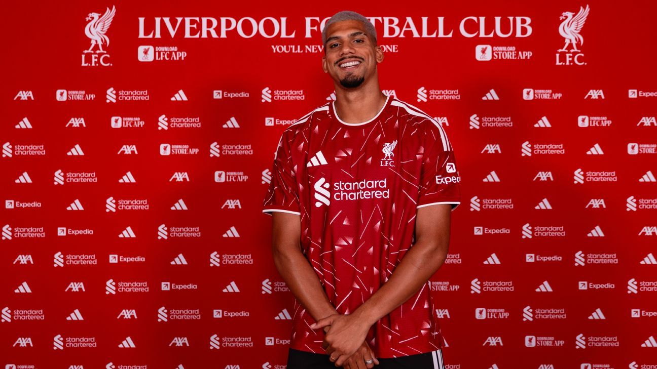 Liverpool签下巴萨队长罗纳德·阿劳霍,租借附带买断选项