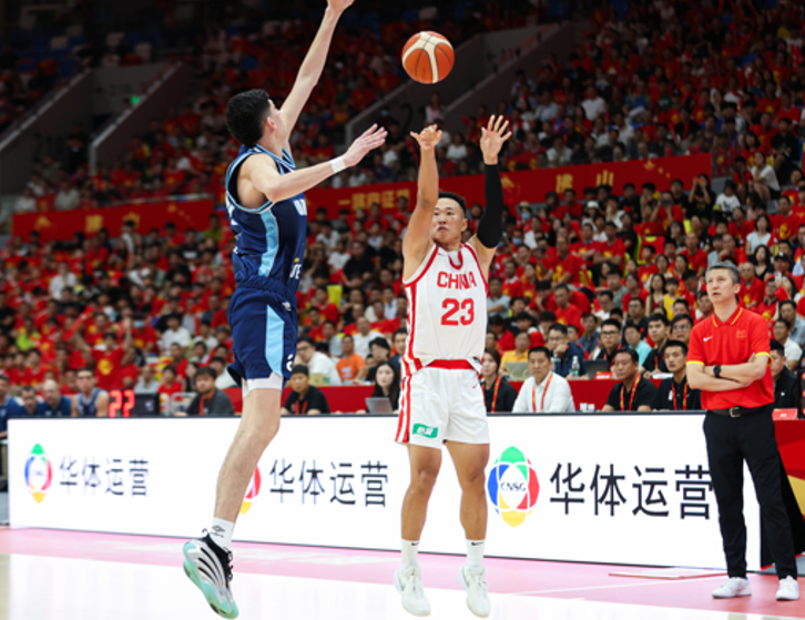 男篮热身赛中国83-78险胜乌拉圭，贺希宁17分