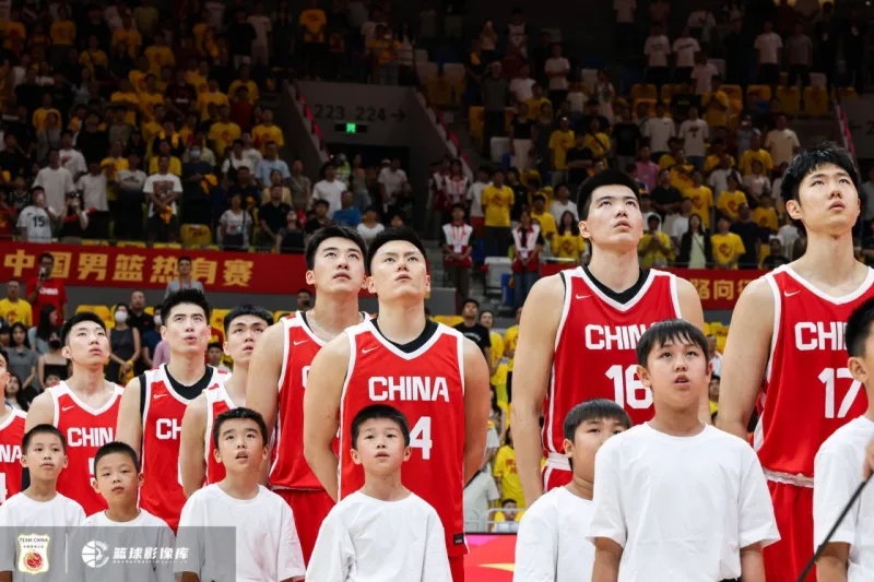 苏群：中国男篮未来10年都很难再有归化球员