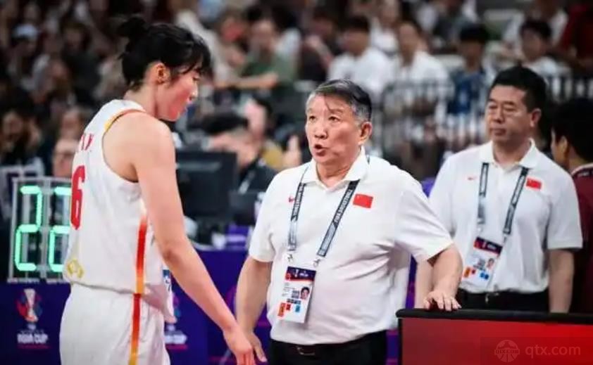 中国女篮连续闭门训练，备战2026年FIBA女篮世界杯