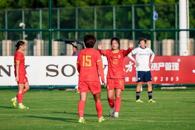 中国U17女足6比0拜仁U17女足，收获两连胜