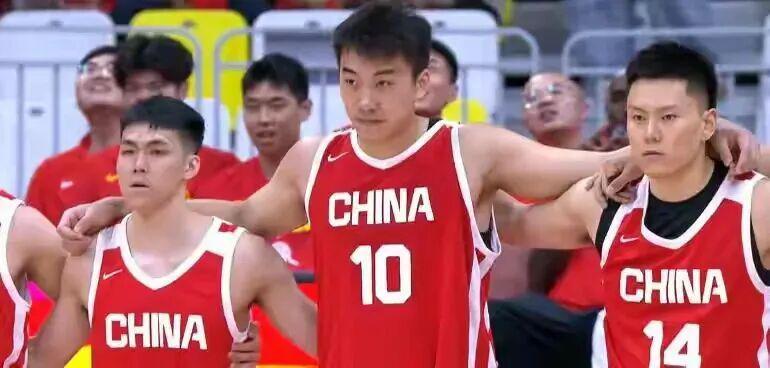 广东一年C类合同续约张文逸，中国男篮77-84不敌新西兰二队