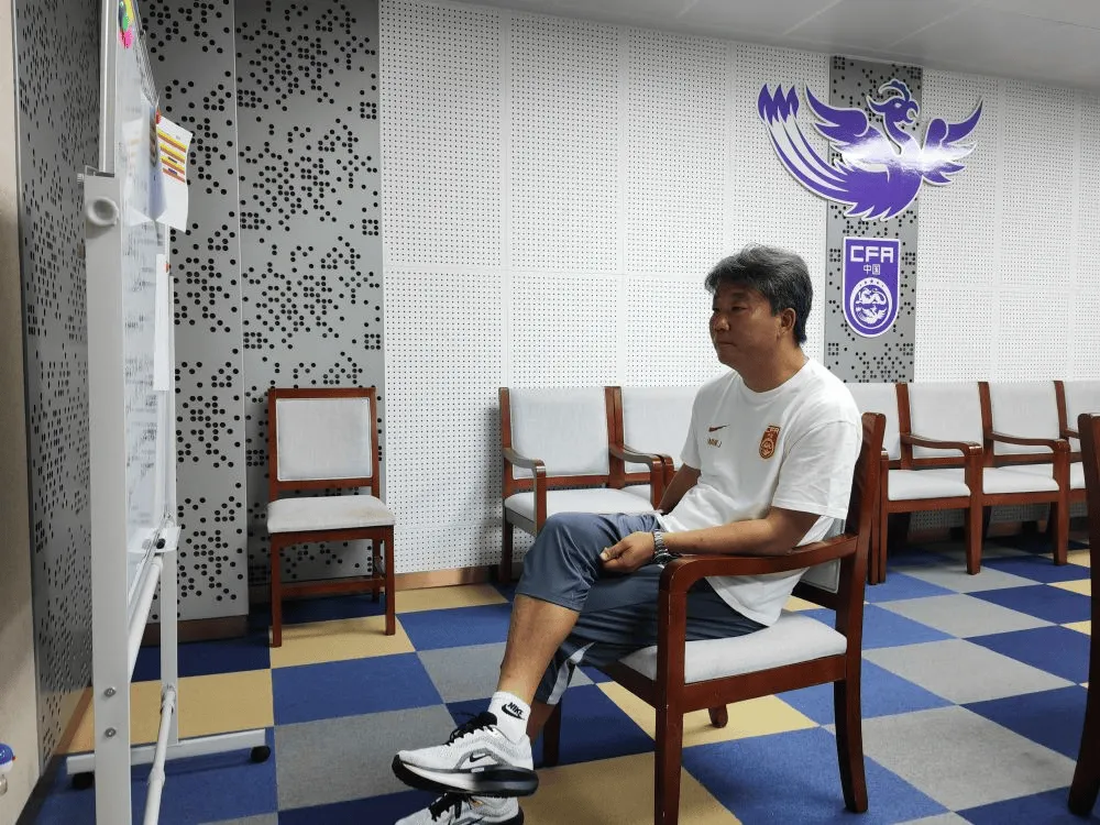 中国U20女足启程法兰克福备战世界杯 王军：传承‘铿锵玫瑰’精神