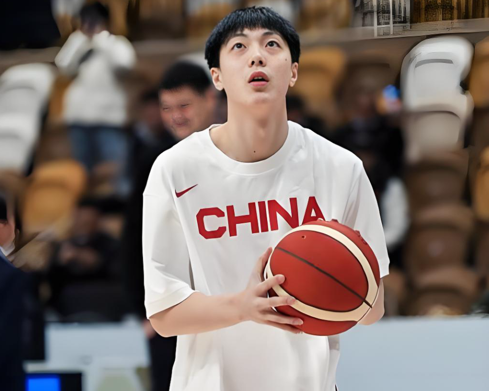 郭艾伦谈中国男篮VS卡塔尔：进攻是破局点，易建联缺席令人遗憾