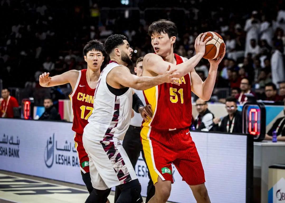 中国男篮83-57大胜卡塔尔 世预赛积分榜四队仅差1分