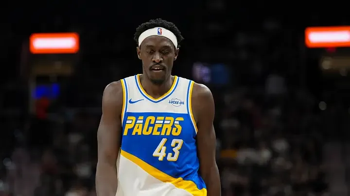 西亚卡姆：NBA立足不能靠漂亮篮球，必须像条狗一样拼