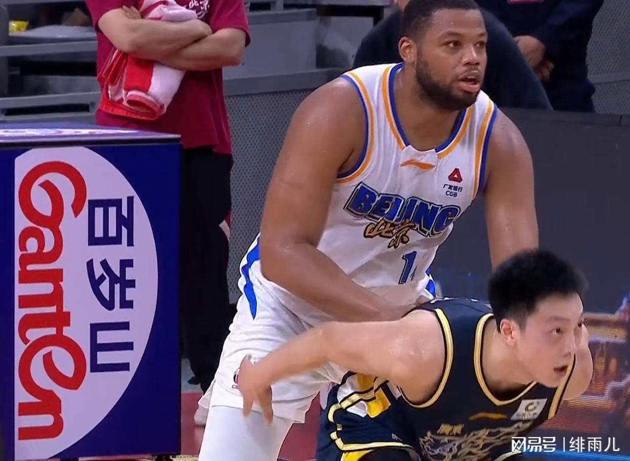 CBA广东队0换1签下杨腾飞，周鹏回归助球队冲击总决赛
