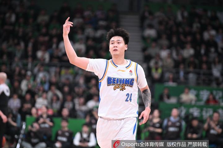 夏联北京男篮击败辽宁飞豹，赵睿14分6助攻仍称未达最佳
