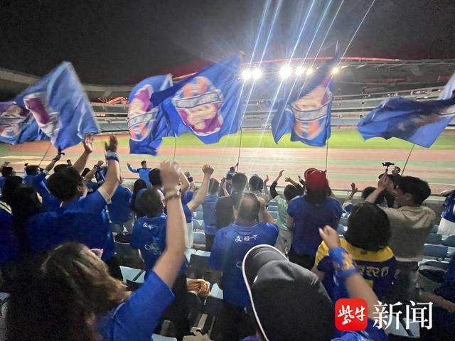 南京队主场迎战泰州队 江苏城市足球联赛常规赛决战在即
