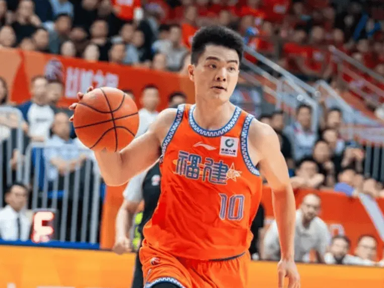 CBA夏季联赛：辽宁72-66福建 黎伊扬20分钟贡献8分2篮板4助攻