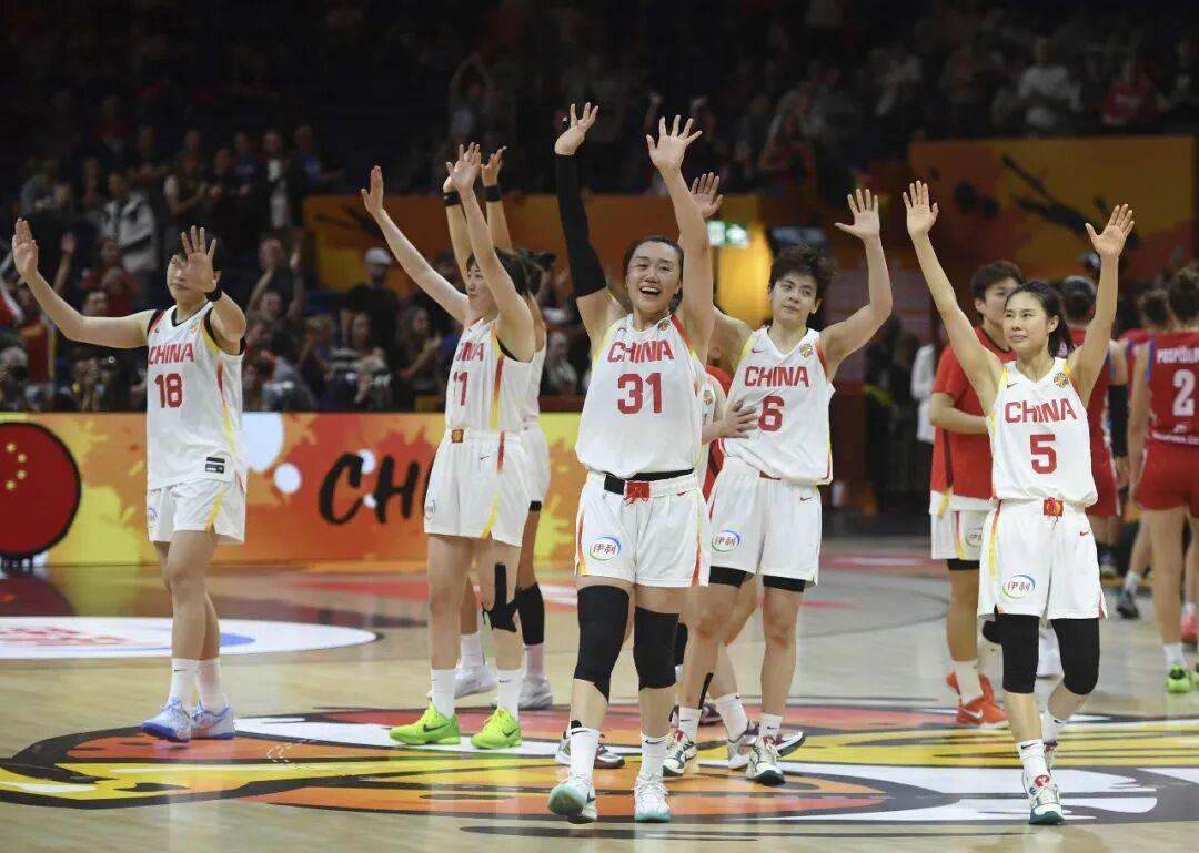 中国女篮加时险胜捷克小组出线，杨舒予18分罗欣棫13分
