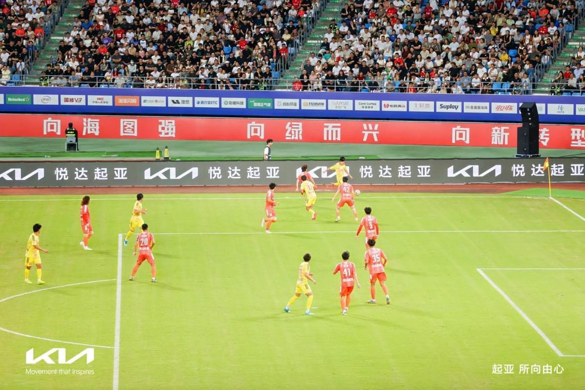 悦达起亚赞助苏超盐城队主场1:1战平徐州队，助力青少年足球发展