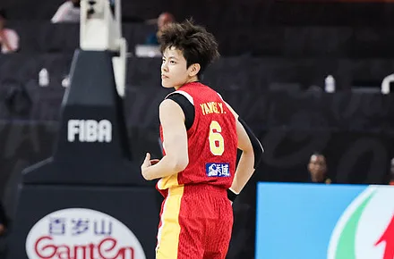中国女篮71-51胜意大利 杨舒予：我们把一切都放在防守上