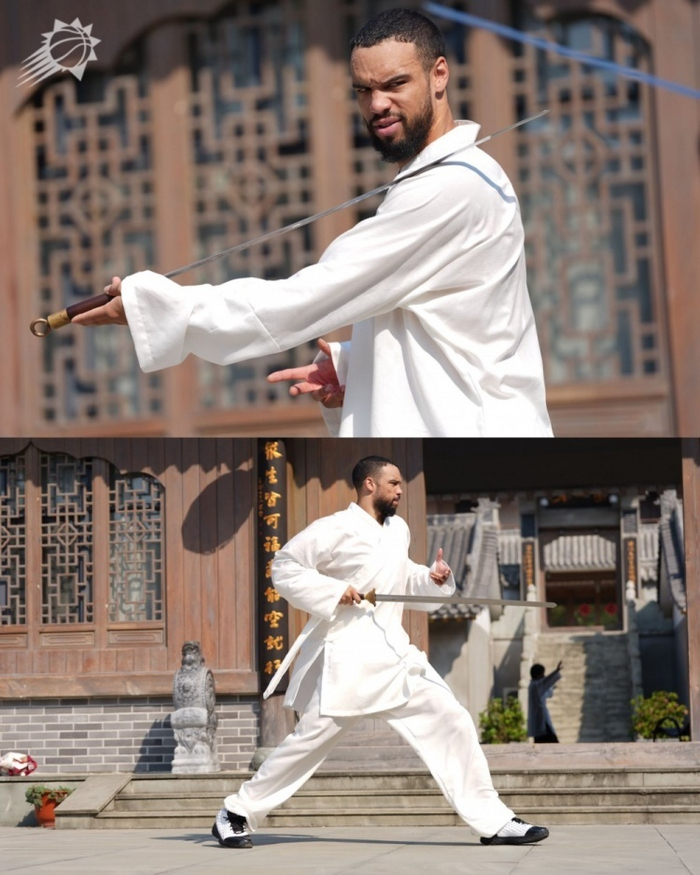 狄龙-布鲁克斯中国行体验武当山武术 新赛季NBA赛场表现亮眼