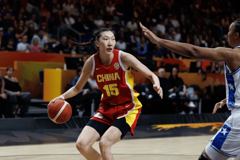 中国女篮75-72险胜波多黎各，韩旭杨舒予第四节爆发助晋级八强