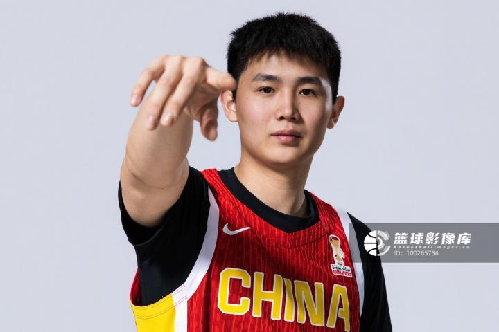 李悦洲首节3分钟高效砍下5分1板1助 中国男篮首节32比11领先巴林
