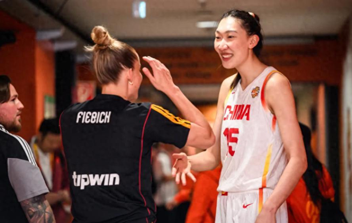 女篮世界杯：韩旭入选最佳二阵成亚洲独苗，张子宇无缘最佳新人