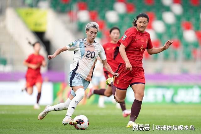 中国U20女足1-3不敌西班牙 但小组出线展现拼搏精神