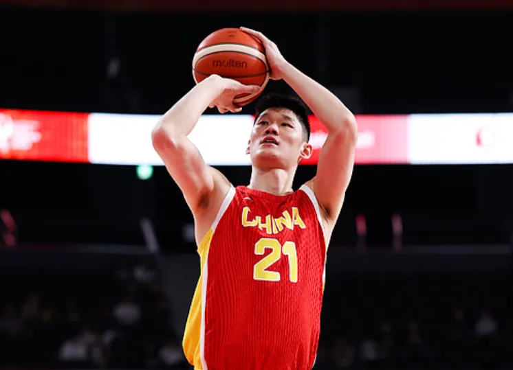胡金秋14分5篮板，中国男篮87-78胜沙特晋级四强