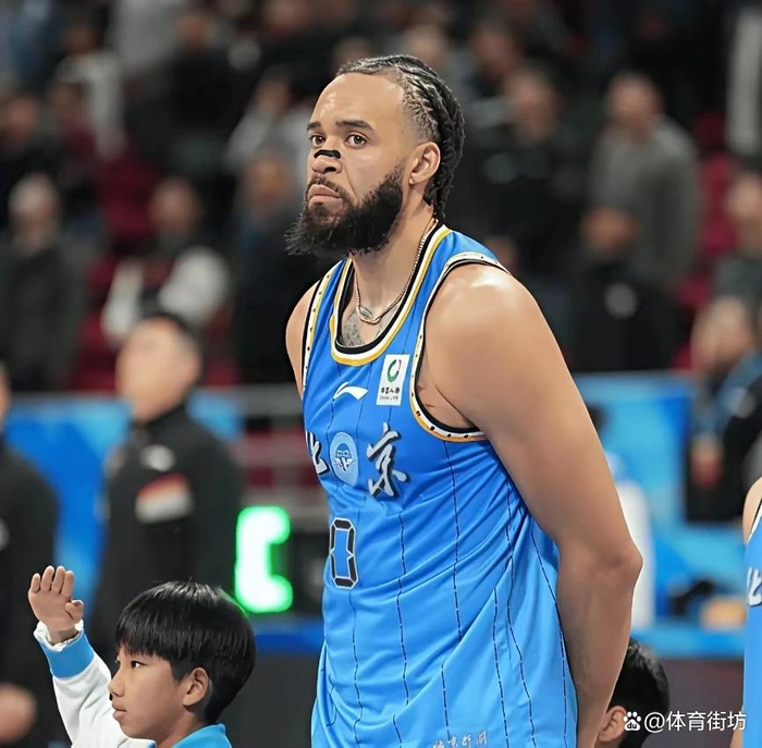 麦基或加盟上海男篮,广东瞄准拉塞尔