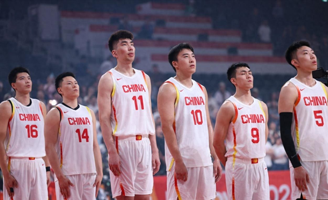 中国男篮今晚对阵日本争决赛,胡金秋余嘉豪内线对决