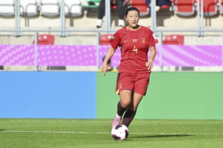 U20女足世界杯黄嘉欣攻防两端都有不错发挥 哥哥弟弟谈表现