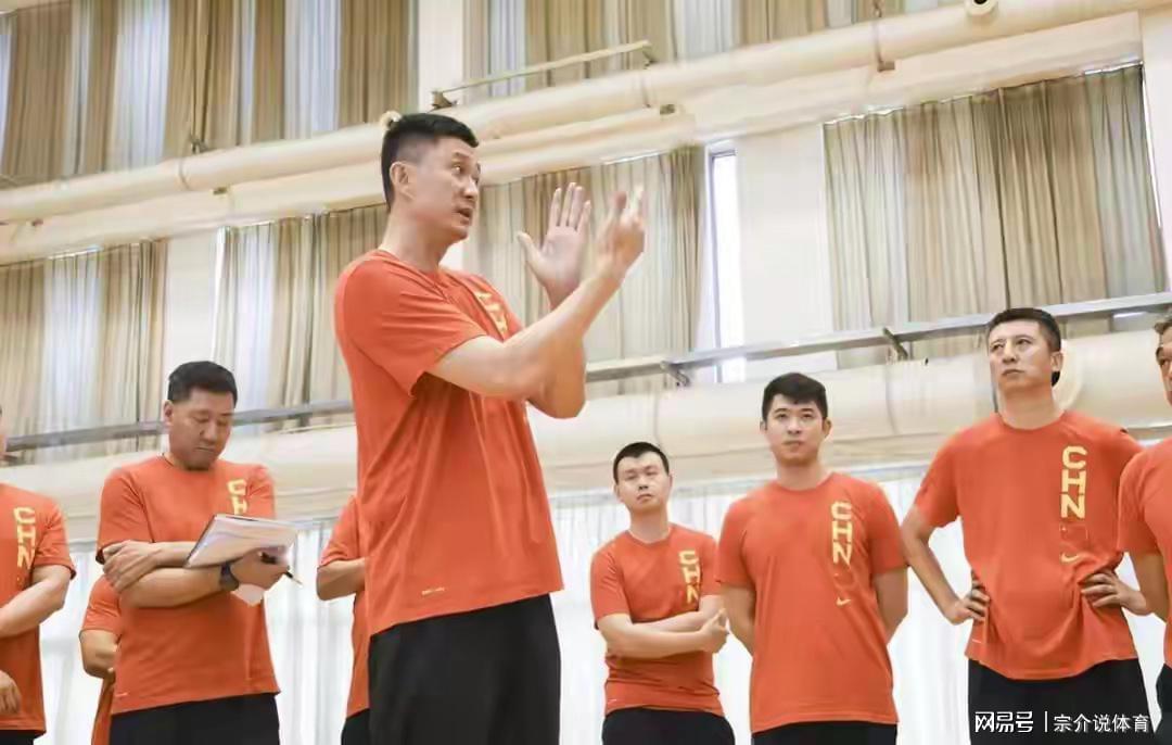 杨鸣杜锋建议中国男篮做好两点，有望大胜日本队20分