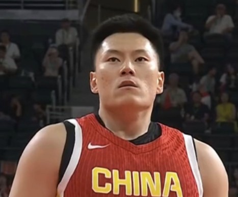 中国男篮78-97不敌日本，李弘权抢下13篮板4个前场篮板