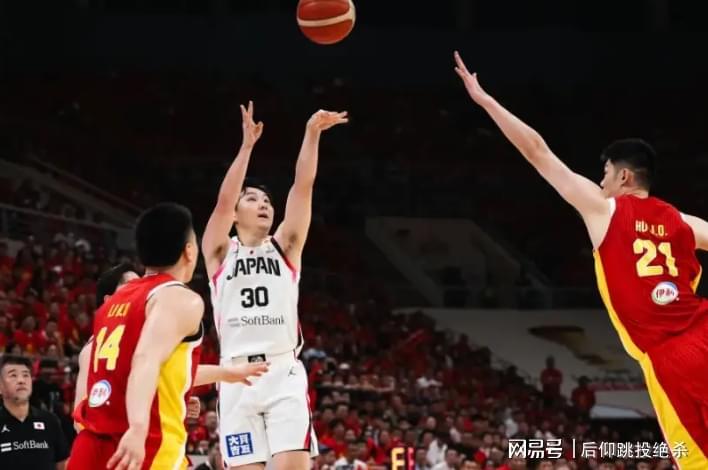 中国男篮78-97爆冷输给日本队，郭士强执教能力遭质疑