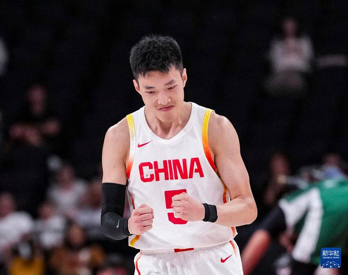 中国男篮半决赛对阵日本,廖三宁与余嘉豪成关键对决