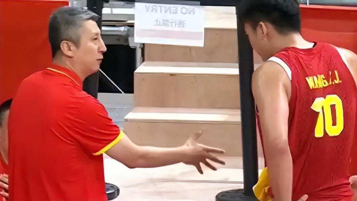 中国男篮惨败日本二队20分创亚运最差纪录 郭士强避谈下课杜锋或接任