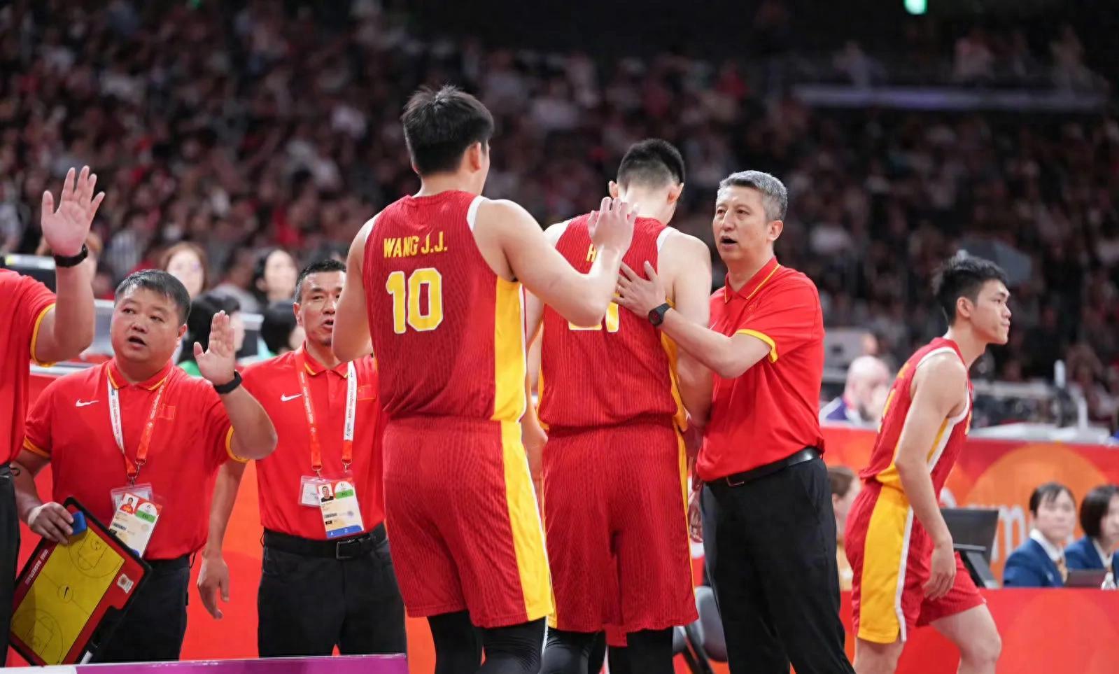 中国男篮无缘决赛 铜牌争夺战对阵伊朗