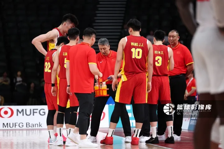 贾磊：中国男篮已无资本轻视亚洲对手，亚运会大比分不敌日本