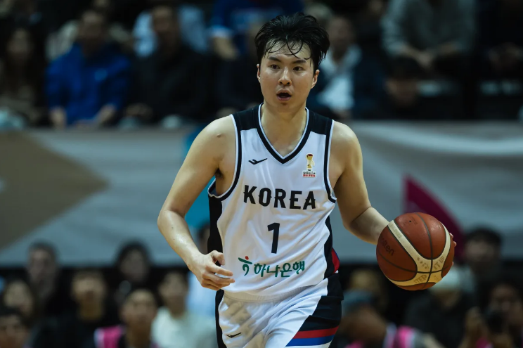 韩国男篮大胜伊朗晋级亚运决赛 李贤重26+14+7三分